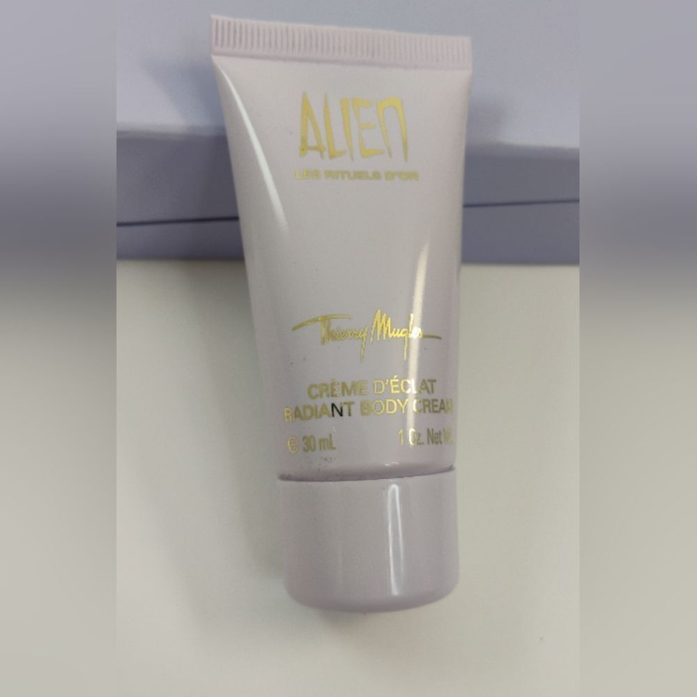 Thierry Mugler Alien Radiant Body Cream 1 oz. Brand New - Picture 8 of 9